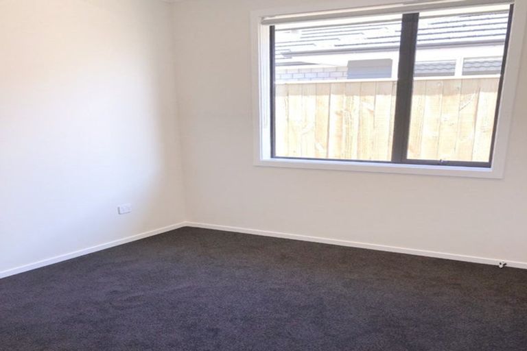 Photo of property in 8 Tapuhikura Street, Waikanae, 5036