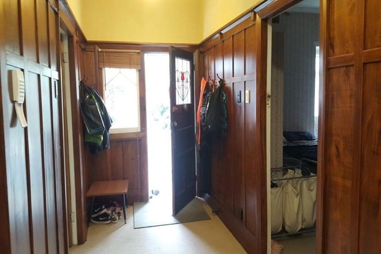 Photo of property in 2/193a Henderson Valley Road, Henderson, Auckland, 0612