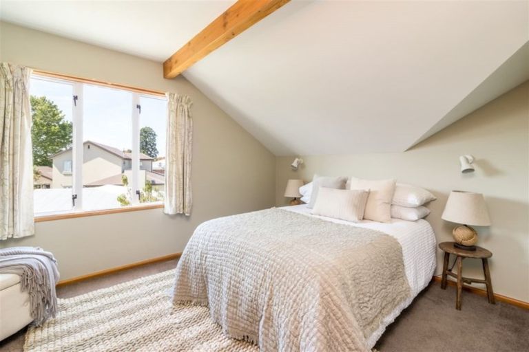 Photo of property in 6 Thornycroft Street, Fendalton, Christchurch, 8052