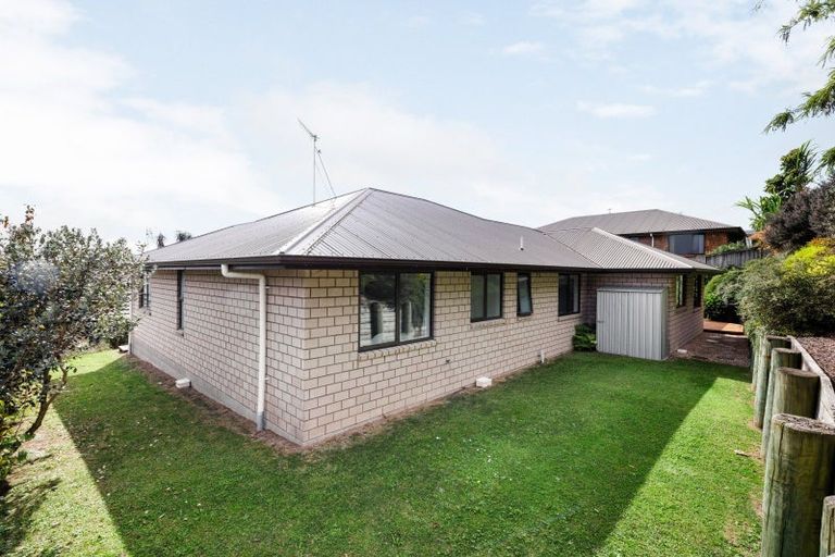 Photo of property in 8 Cleeve Close, Huntington, Hamilton, 3210