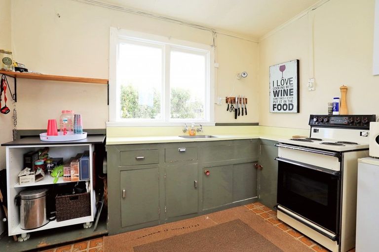 Photo of property in 16 Walker Street, Riverton/aparima, Riverton, 9822