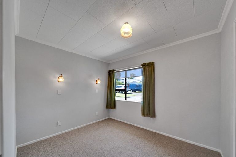 Photo of property in 1 Price Street, Westown, New Plymouth, 4310