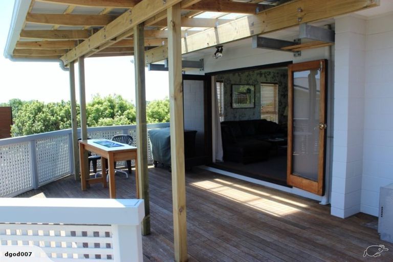 Photo of property in 11 Bay Vista Drive, Red Beach, 0932