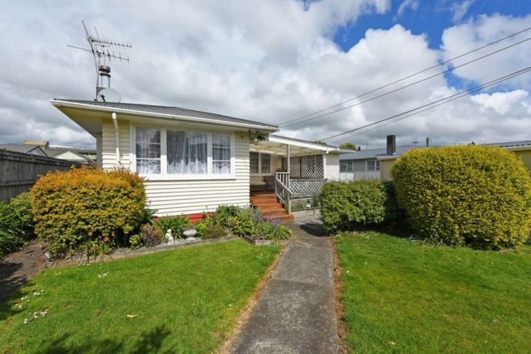 Photo of property in 16 Granville Street, Silverstream, Upper Hutt, 5019