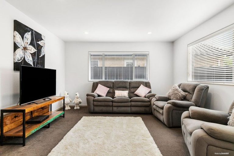 Photo of property in 30 Castellina Drive, Karaka, Papakura, 2113