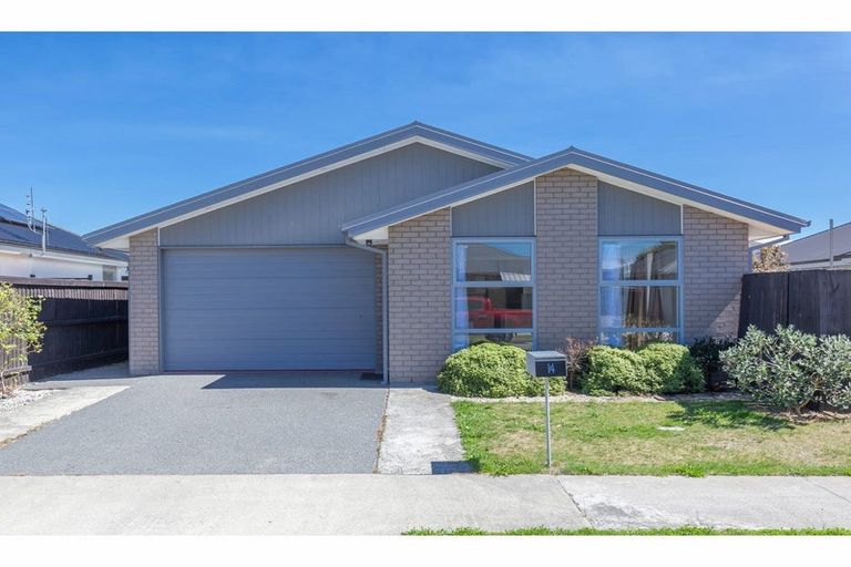 Photo of property in 14 Hewlings Street, Kaiapoi, 7630