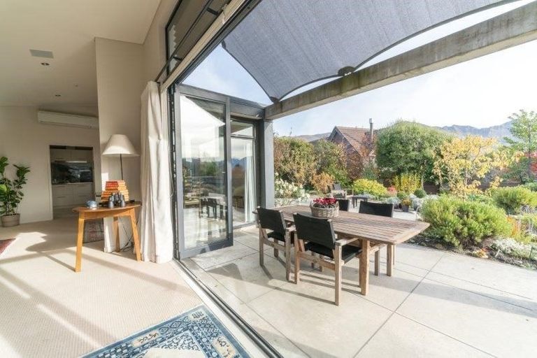 Photo of property in 1 Waimana Place, Wanaka, 9305