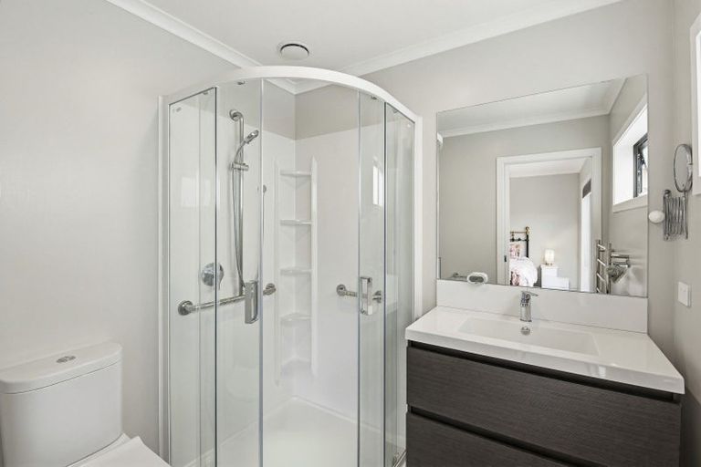 Photo of property in 12 Enereta Road, Otaki, 5512