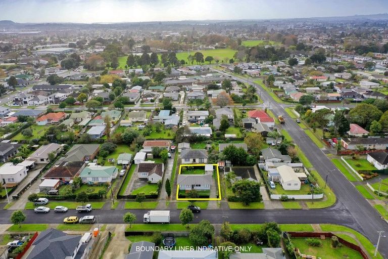 Photo of property in 2/13 John Street, Mangere East, Auckland, 2024