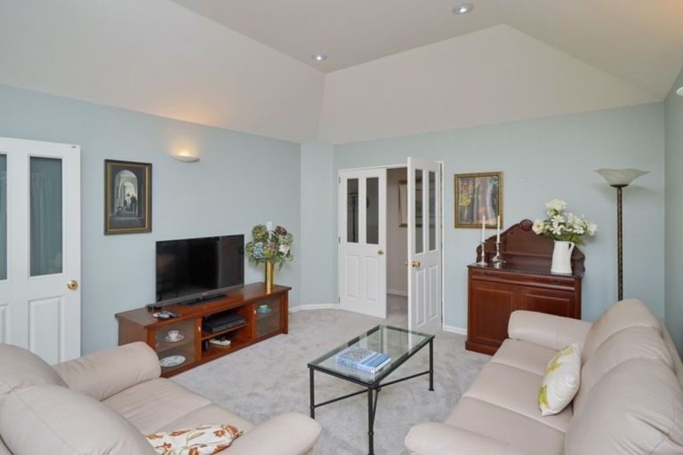 Photo of property in 2/7 Kelson Lane, Ilam, Christchurch, 8041