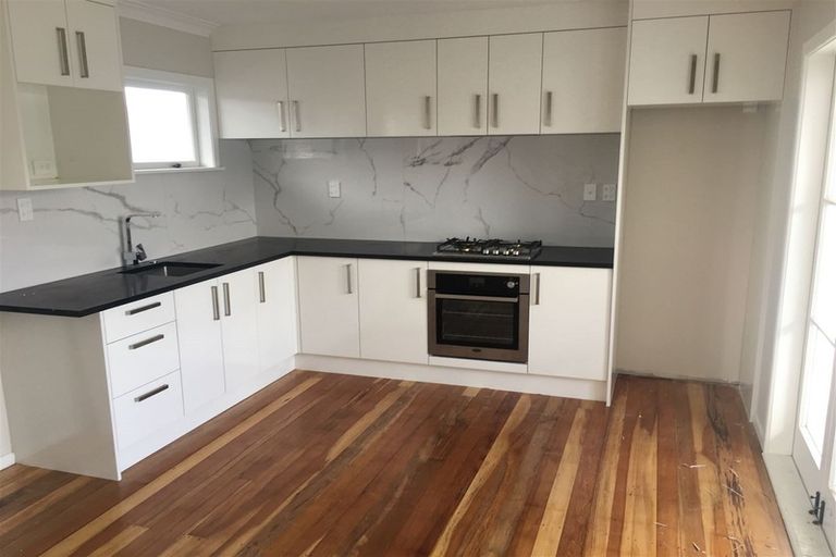 Photo of property in 92 Swanson Road, Henderson, Auckland, 0610