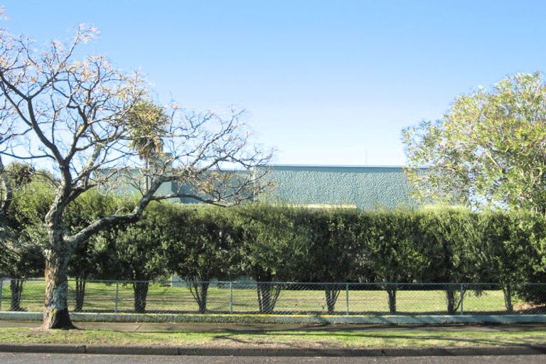 Photo of property in 12 Barker Road, Marewa, Napier, 4110