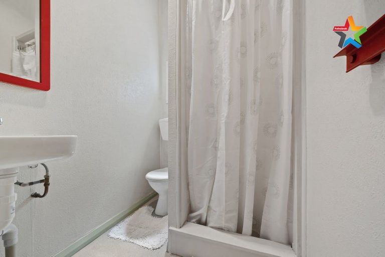 Photo of property in 2a Pharazyn Street, Melling, Lower Hutt, 5010