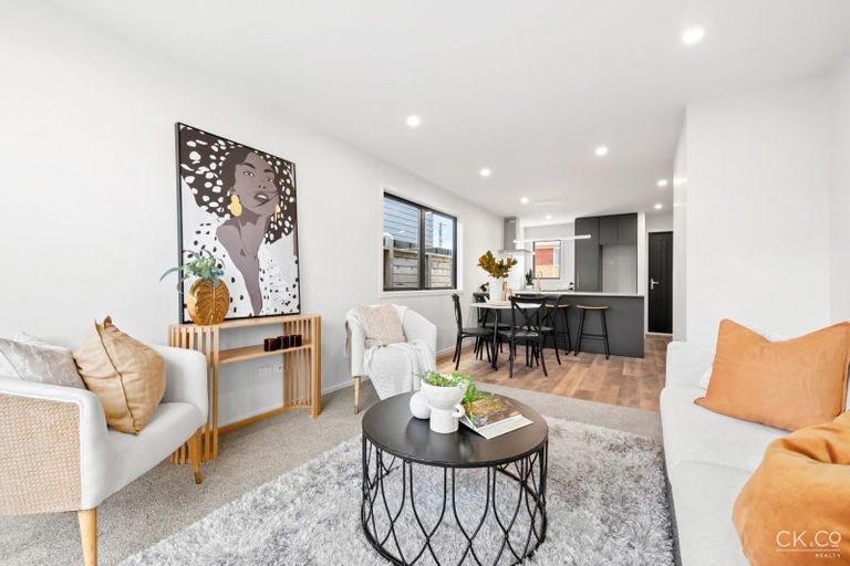 Photo of property in 22a Palmer Crescent, Silverstream, Upper Hutt, 5019