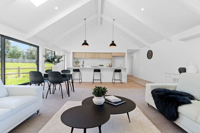 Photo of property in 8 Molly Place, Southbridge, 7602