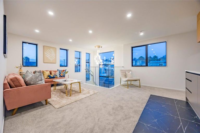 Photo of property in 10 Monte Cristal Avenue, Swanson, Auckland, 0614