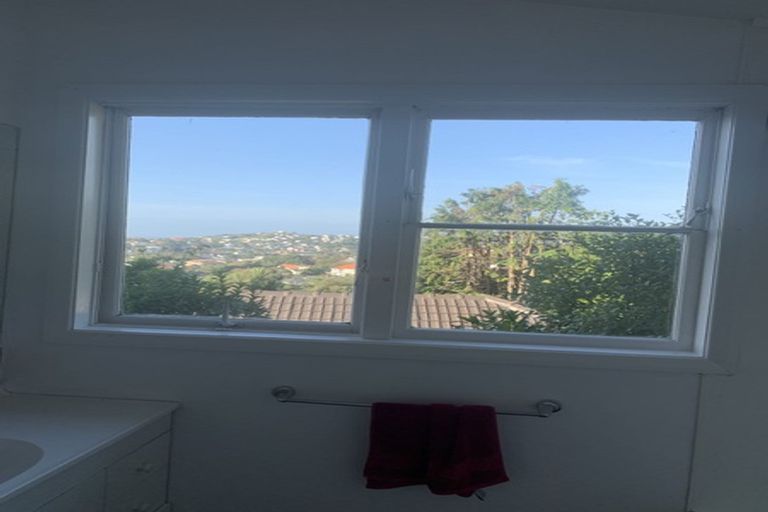 Photo of property in 43a Baroda Street, Khandallah, Wellington, 6035