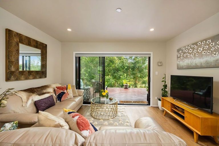 Photo of property in 6 Robins Way, Pokeno, 2471