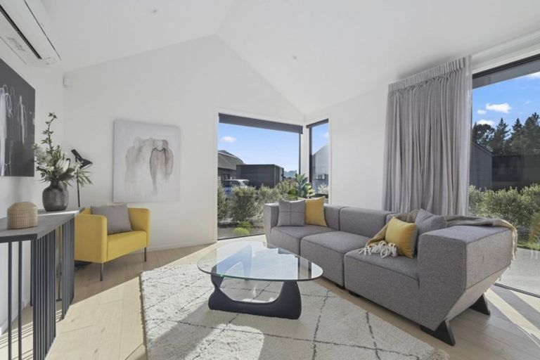 Photo of property in 4 Kotuku Lane, Jacks Point, Queenstown, 9371