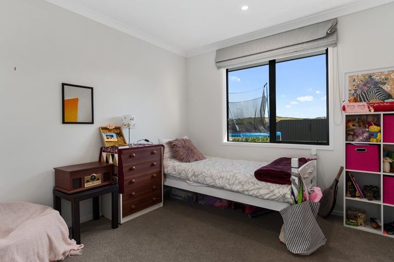 Photo of property in 15 Greystone Place, Omokoroa, 3114