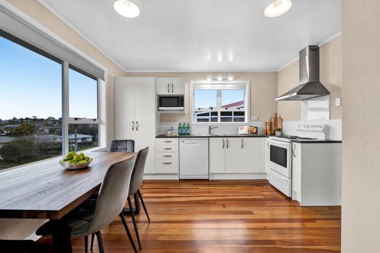 Photo of property in 62 Awanui Street, Merrilands, New Plymouth, 4312