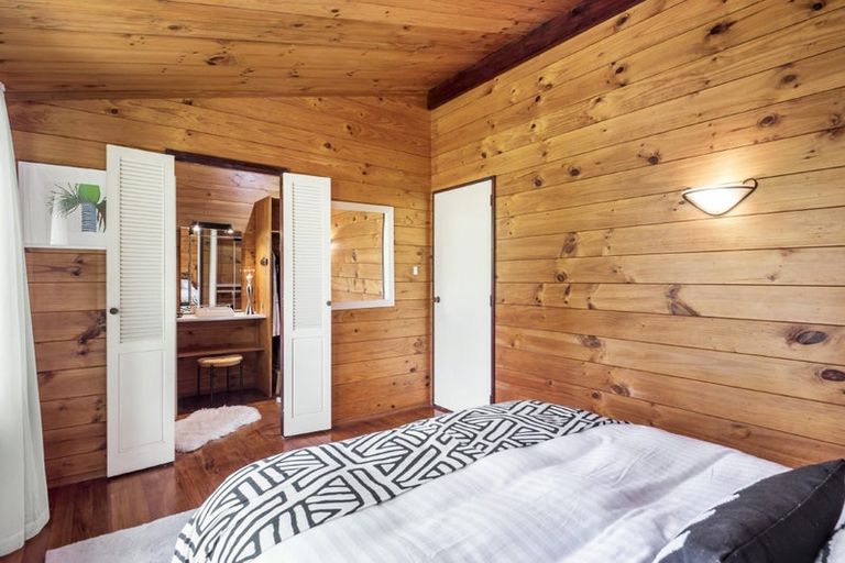 Photo of property in 105 Kia Ora Road, Beach Haven, Auckland, 0626