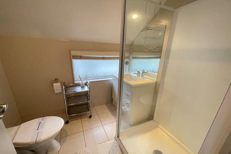 Photo of property in 2/19 Nimstedt Avenue, Oteha, Auckland, 0632