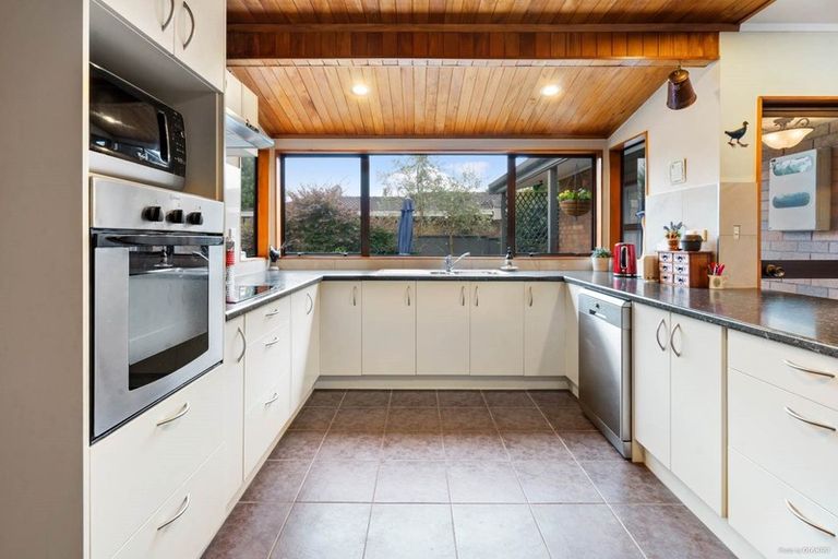 Photo of property in 75 St Annes Crescent, Wattle Downs, Auckland, 2103