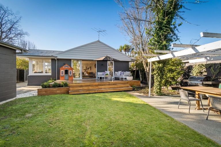 Photo of property in 25 Greenwood Close, Mairehau, Christchurch, 8013