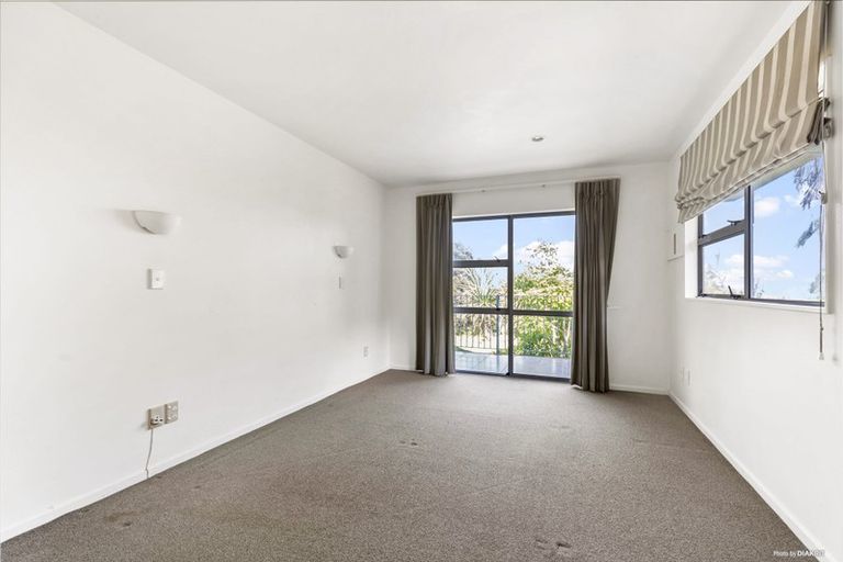 Photo of property in 96 Hadfield Street, Beach Haven, Auckland, 0626