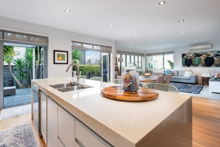 Photo of property in 131 Kowhai Road, Mairangi Bay, Auckland, 0630