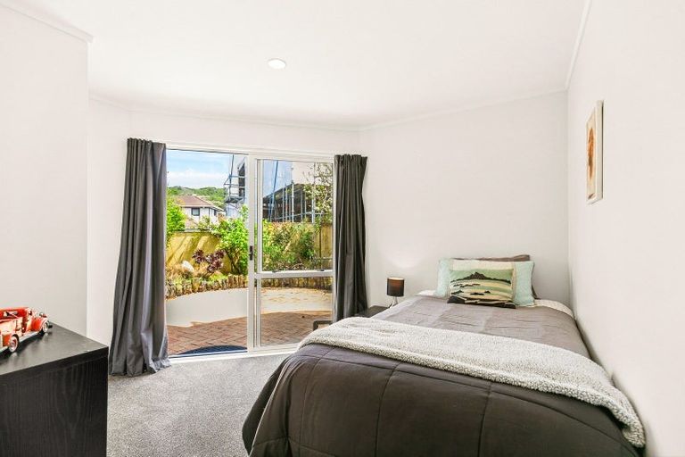 Photo of property in 5 Erskine Close, Island Bay, Wellington, 6023