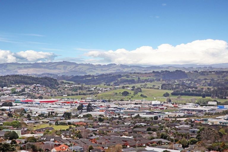 Photo of property in 41b Anzac Road, Pukekohe, 2120