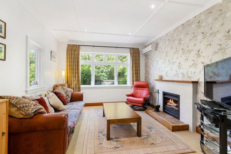 Photo of property in 38 Cashmere Avenue, Khandallah, Wellington, 6035