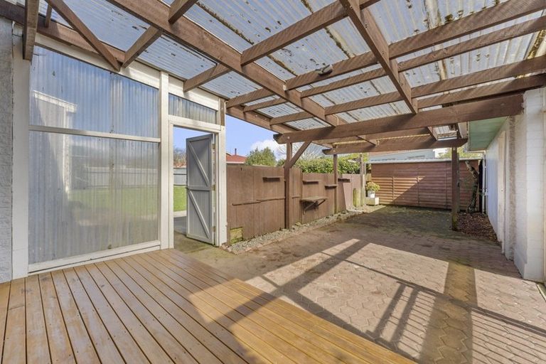 Photo of property in 20 Nikau Street, Inglewood, 4330