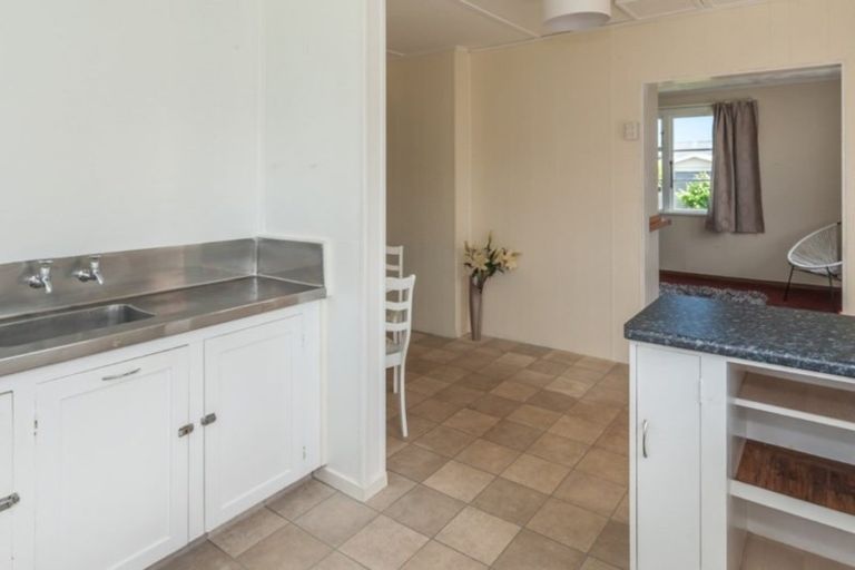 Photo of property in 17 Russell Street, Foxton, 4814