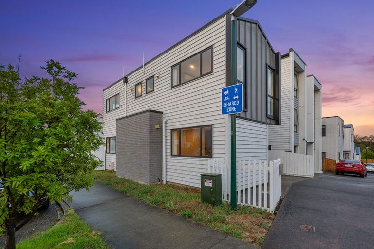 Photo of property in 2 Ketu Court, Albany Heights, Auckland, 0632