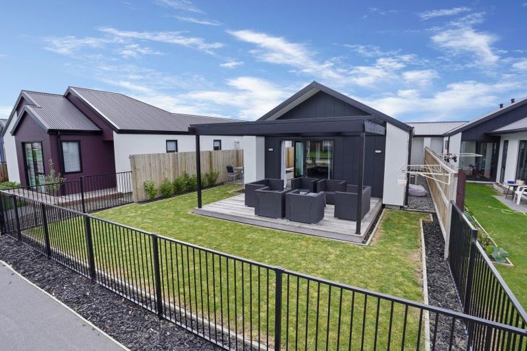 Photo of property in 10 Enforce Lane, Halswell, Christchurch, 8025