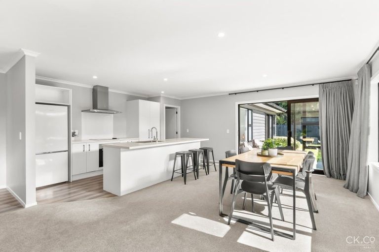 Photo of property in 7 Te Awa Rere Grove, Stokes Valley, Lower Hutt, 5019