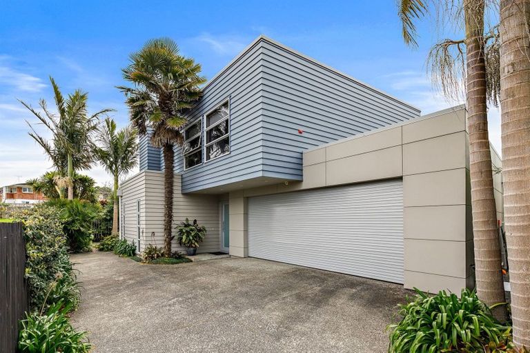 Photo of property in 9a Evelyn Place, Hillcrest, Auckland, 0627