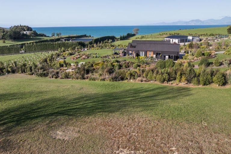 Photo of property in 4 Honey Lane, Tasman, 7173