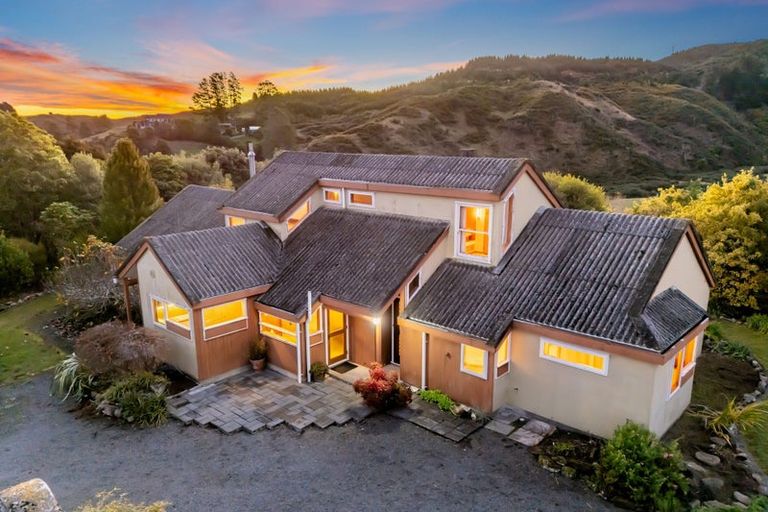 Photo of property in 8 Ahoroa Road, Judgeford, Porirua, 5381