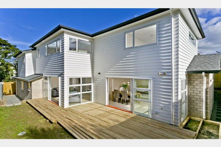 Photo of property in 8a Rosalind Road, Glenfield, Auckland, 0629