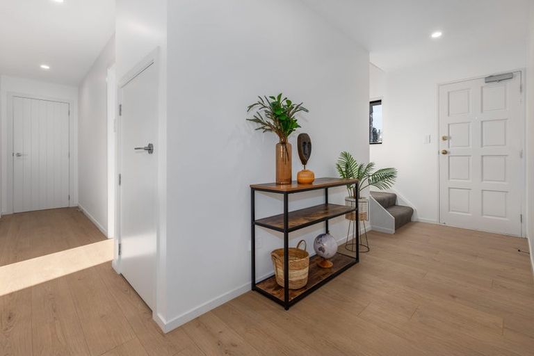 Photo of property in 102 Langdale Avenue, Paraparaumu, 5032