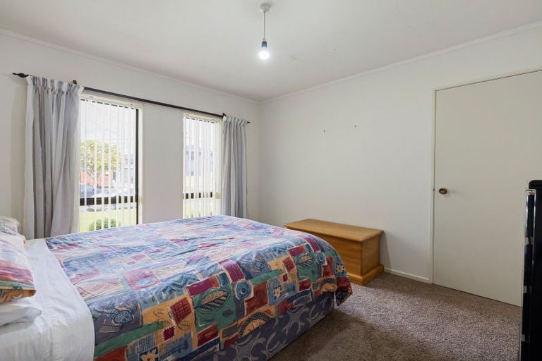Photo of property in 2 Warwick Avenue, St Andrews, Hamilton, 3200