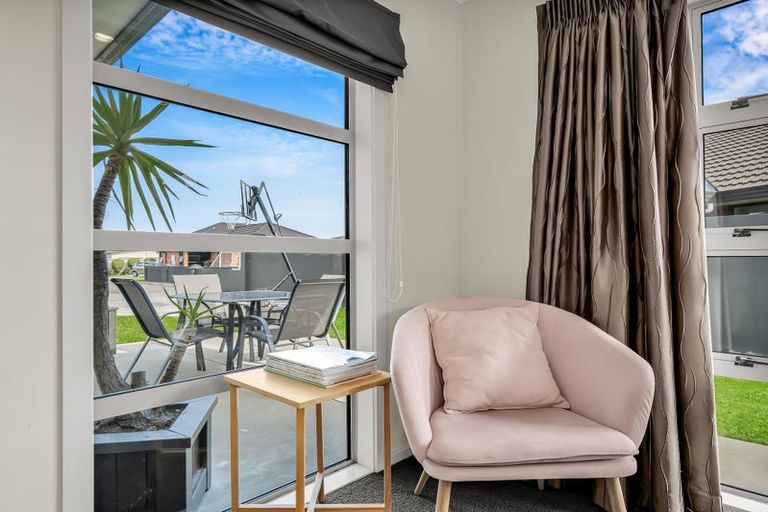 Photo of property in 9 Majestic Way, Kelvin Grove, Palmerston North, 4414