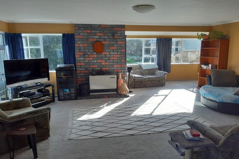 Photo of property in 17 Poutama Place, Tawhero, Whanganui, 4501