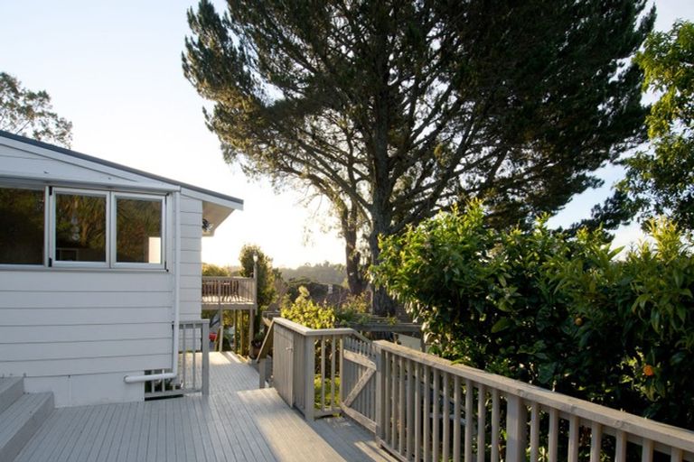 Photo of property in 8 Laser Place, Bayview, Auckland, 0629