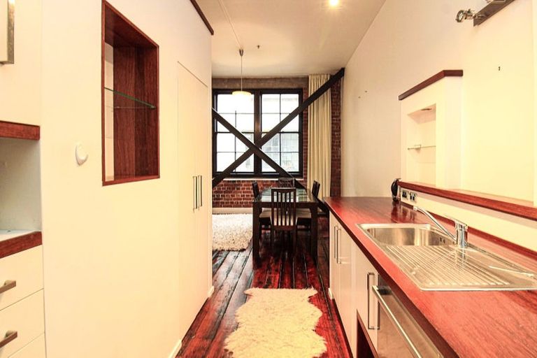 Photo of property in Hannahs Warehouse Apartments, 21/13 Leeds Street, Te Aro, Wellington, 6011