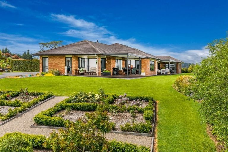 Photo of property in 61c Rautahi Terrace, Redvale, Albany, 0792